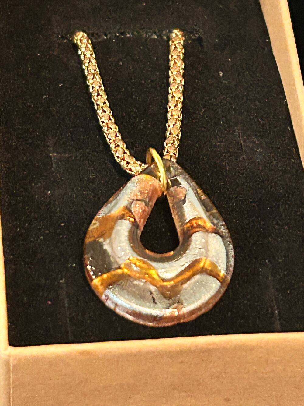 Authentic Murano Glass Open Teardrop Pendant Necklace Gold Mesh Chain Italy